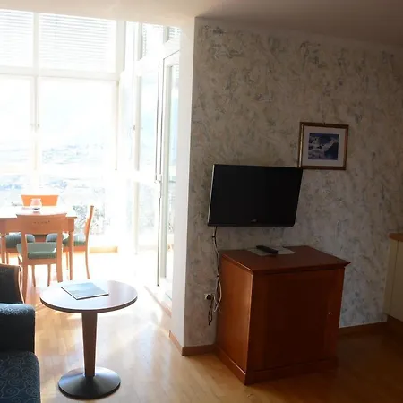 Hotel Tannerhof Schenna